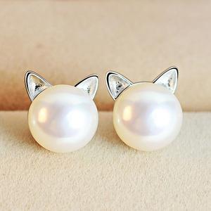 Katzenohr-Perlenohrringe, weiß, silber, modisch, Damen-Schmuck, elegant, Geschenkideen.