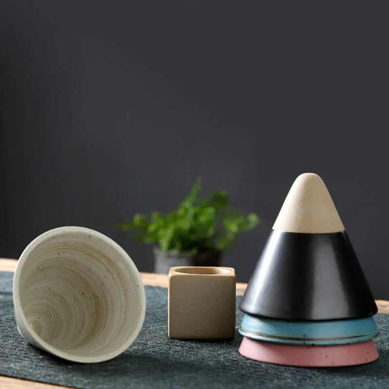 Keramik-Dekorationen in Pastellfarben, stapelbare Kegel, modernes Design, Wohnzimmer-Deko.