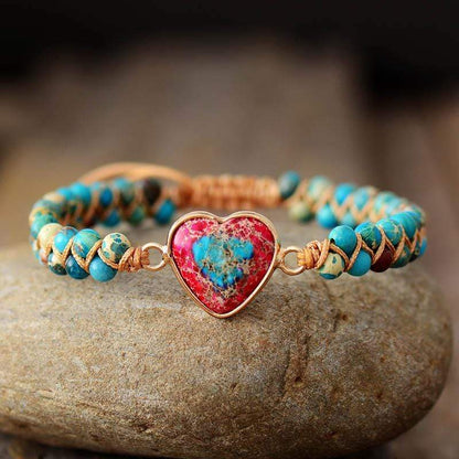 Makramee-Armband mit Herzanhänger aus Naturstein, türkis und rot, Damen-Schmuck.