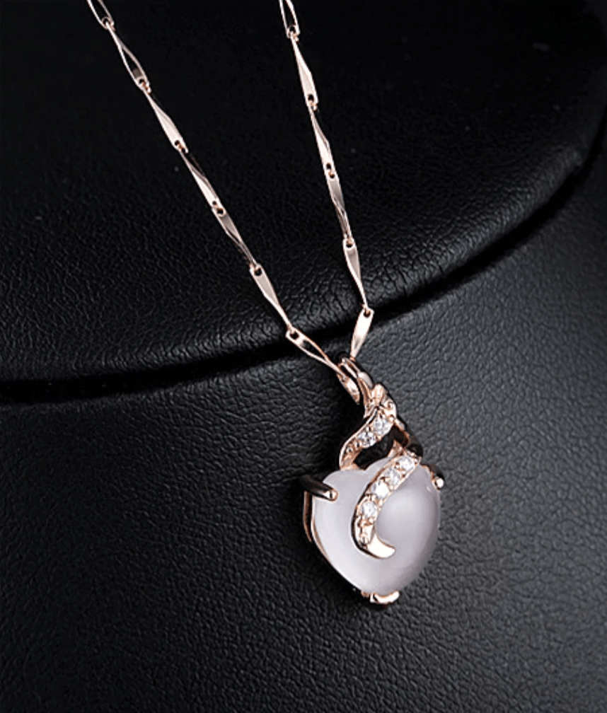 Opal Herz Halskette, Roségold, mit Zirkonia, elegantes Schmuckdesign für Damen.