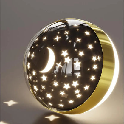 Moderne Kinderzimmer-Wandleuchte, LED, Stern- und Mondmotiv, dimmbar, goldfarben.
