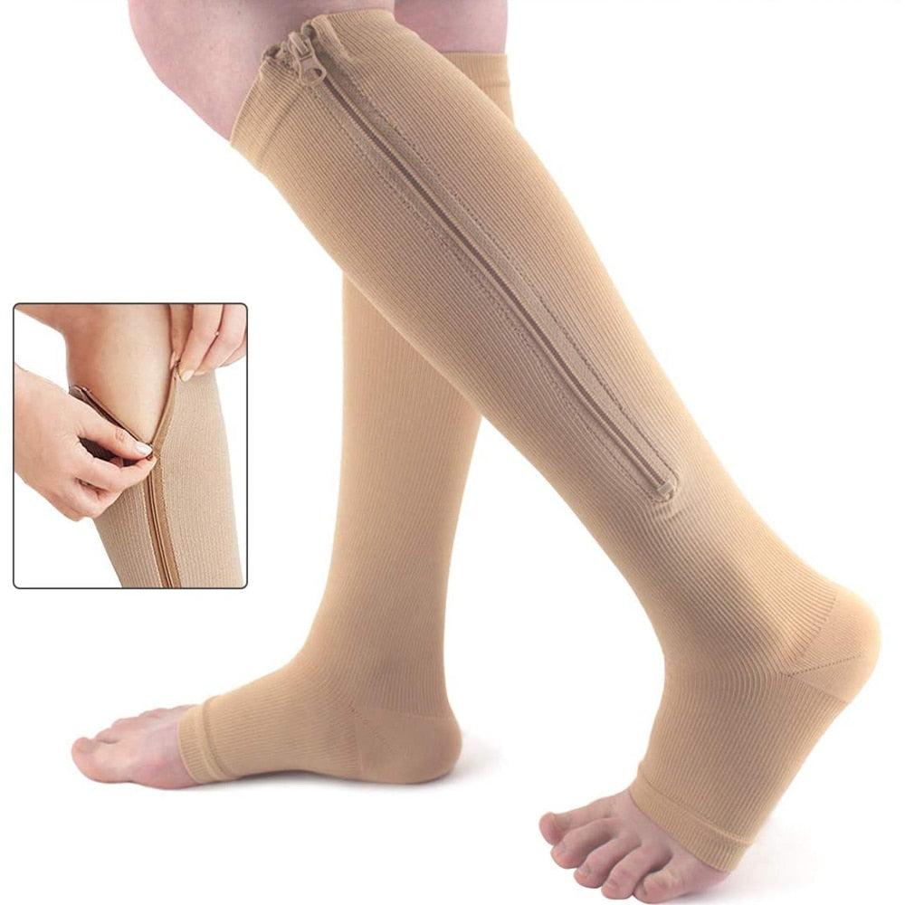 Beige Kompressionsstrümpfe mit Reißverschluss, Unisex, Knielang, für bessere Durchblutung.
