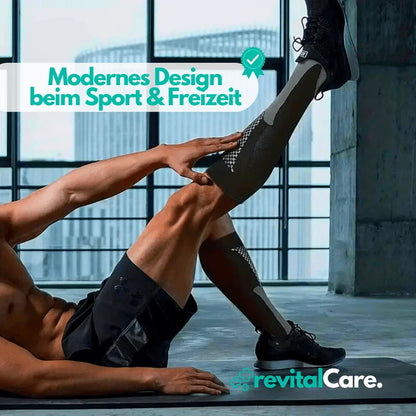 Mann mit Kompressionsstrümpfen beim Sport, modernes Design, Fitness, RevitalCare.