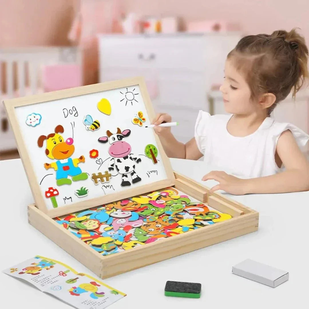 Kinderspielzeug Montessori Magnettafel aus Holz mit bunten Tiermagneten und Zeichenfläche.