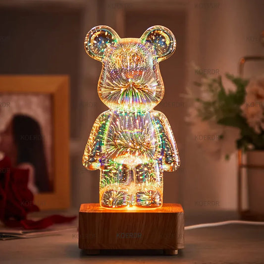 Bär-Lampe aus Glas auf Holzsockel, LED, dekorativ, bunt leuchtend, modernes Design.