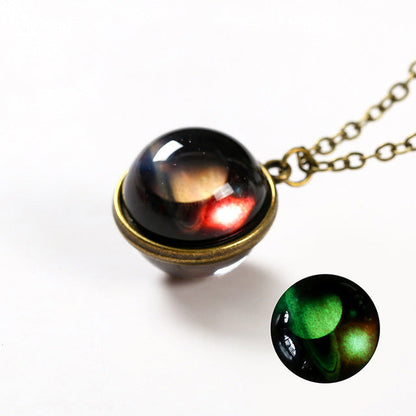 Nachthimmel-Kristallkugel-Anhänger an bronzener Halskette, leuchtend, Damen-Schmuck.