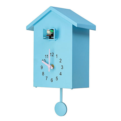 Blaue Kuckucksuhr aus Holz mit Pendel, modernes Design, Kinderzimmer-Dekoration.