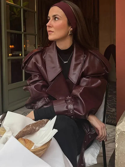 Lederjacke Damen kurz | Reverskragen | figurbetont | Kirschrot | lange Ärmel | PU-Luzern Mode