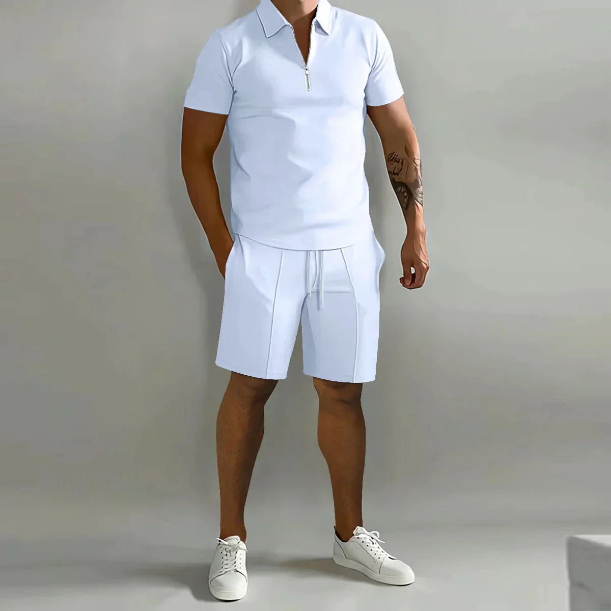 Herren Sommer-Trainingsanzug, weiß, Poloshirt und Shorts, sportlich, kurzärmelig.