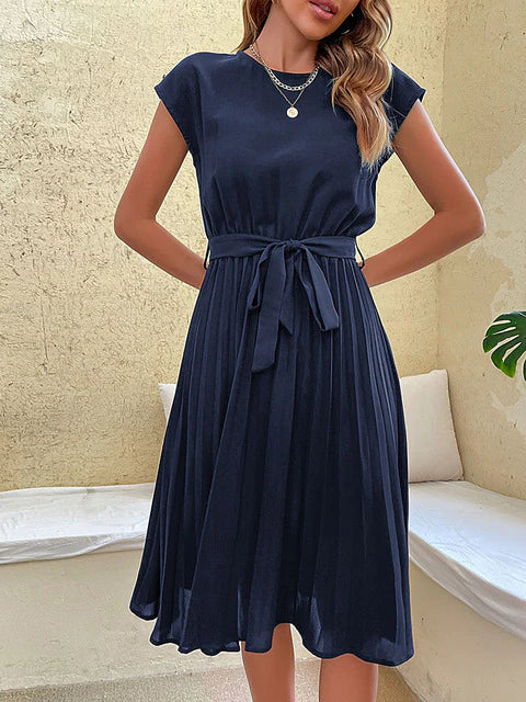 Damen Midi-Kleid, schwarz, plissiert, kurzarm, Rundhals, elegant, mit Gürtel.