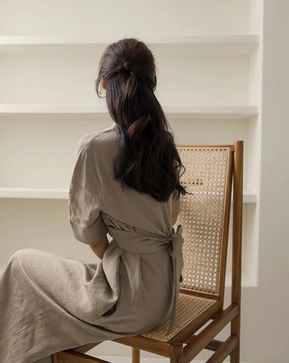 Leichtes Sommerkleid in Khaki mit verstellbarer Taille – Isalie