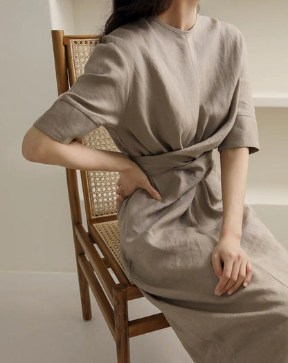 Leichtes Sommerkleid in Khaki mit verstellbarer Taille – Isalie