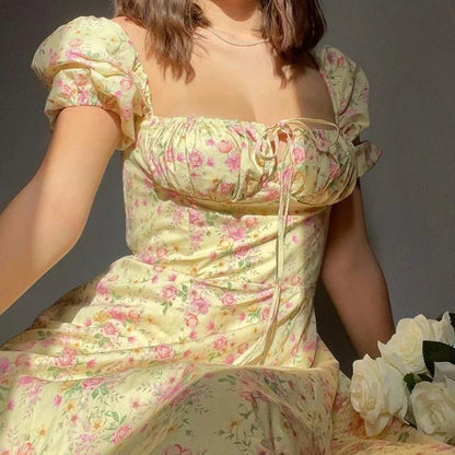 Sommerkleid Damen | Blumenprint | Puffärmel | Schnürung vorn | luftig | kurz-Luzern Mode