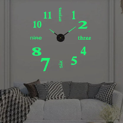Leuchtende Wanduhr mit grünen Zahlen, modernes Design, Wohnzimmer-Dekoration, Sofa im Hintergrund.