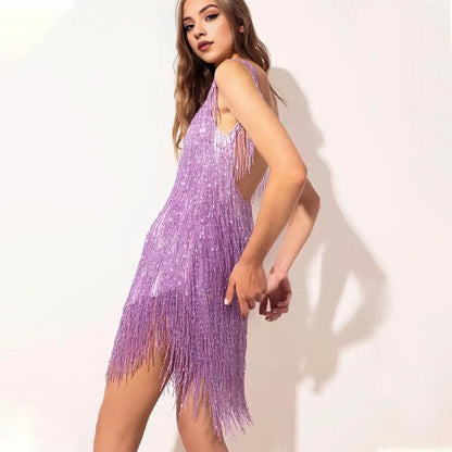 Lila ärmelloses Minikleid mit Fransen, elegantes Design, ideal für Partys.