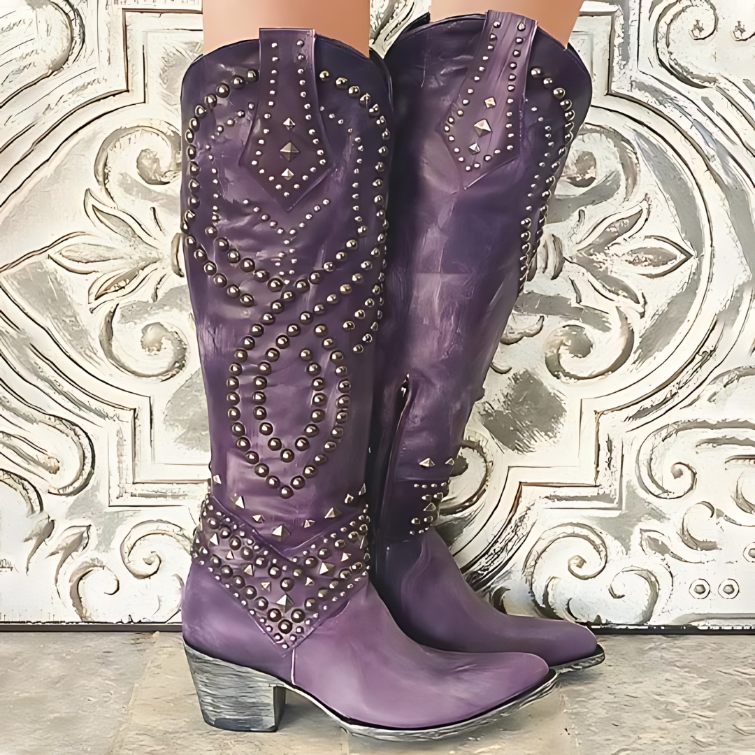 Lila Cowboystiefel mit Nieten, Leder, Damenstiefel, Westernstil, modisch, robust.