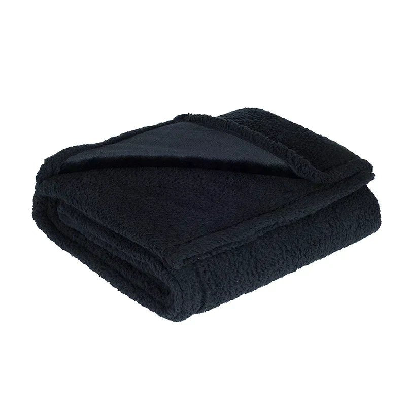 Schwarze wasserdichte Decke, flauschig, vielseitig, ideal für Outdoor und Camping.