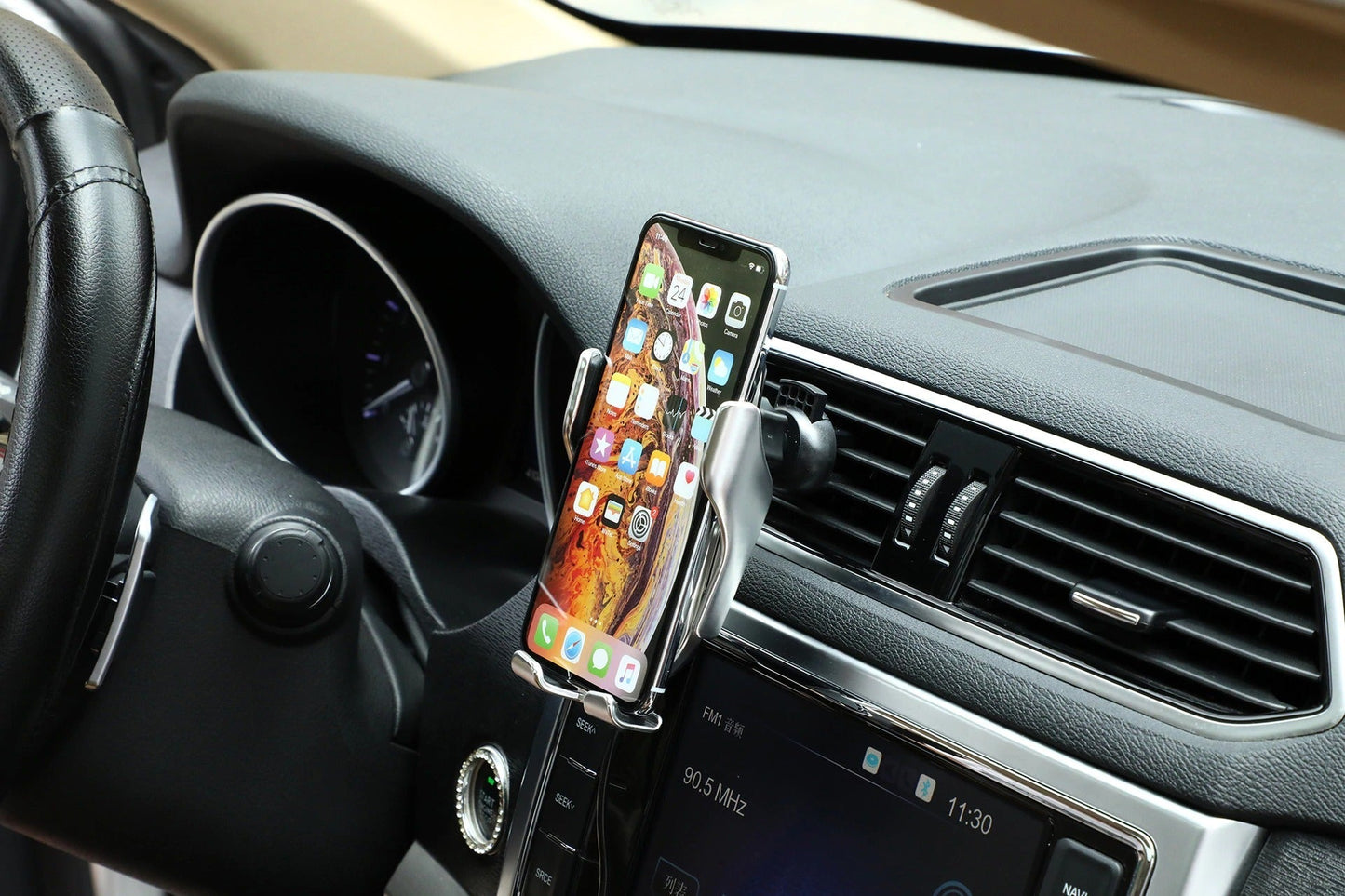 Automatische Telefonhalter mit kabellosem Ladegerät – GripCharge