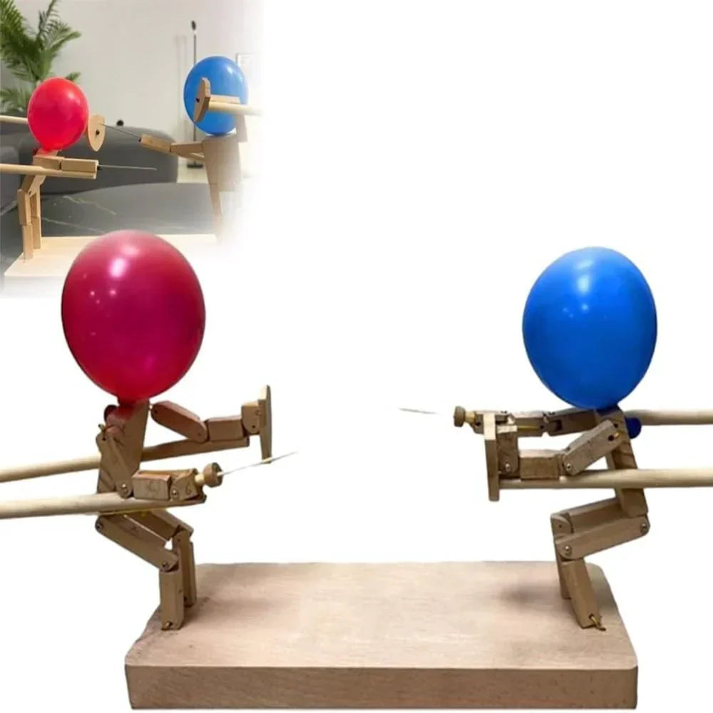Holzspielzeug mit roten und blauen Ballons, Kampfspiel, interaktives Kinderlernspielzeug.
