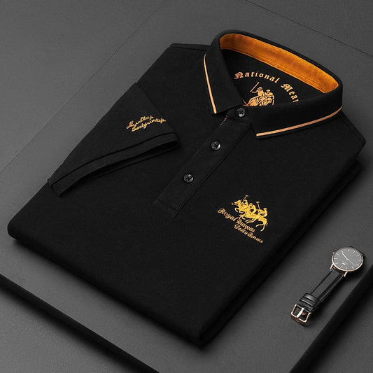 Schwarzes Herren-Poloshirt mit goldener Stickerei, Baumwolle, elegantes Design.