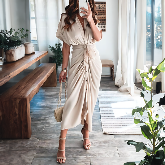 Luftiges Maxikleid für Damen | Rüschen Detail | tiefer V-Ausschnitt | Sommerlook-Gold-S-Luzern Mode