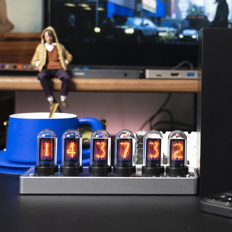 Vertikale LED Nixie Tischuhr – Chronix