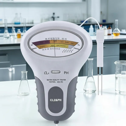 Das Messgerät mit Skala und Zweistift-Sonde auf einem weißen Labortisch zwischen Glaskolben und Bechergläsern. 5