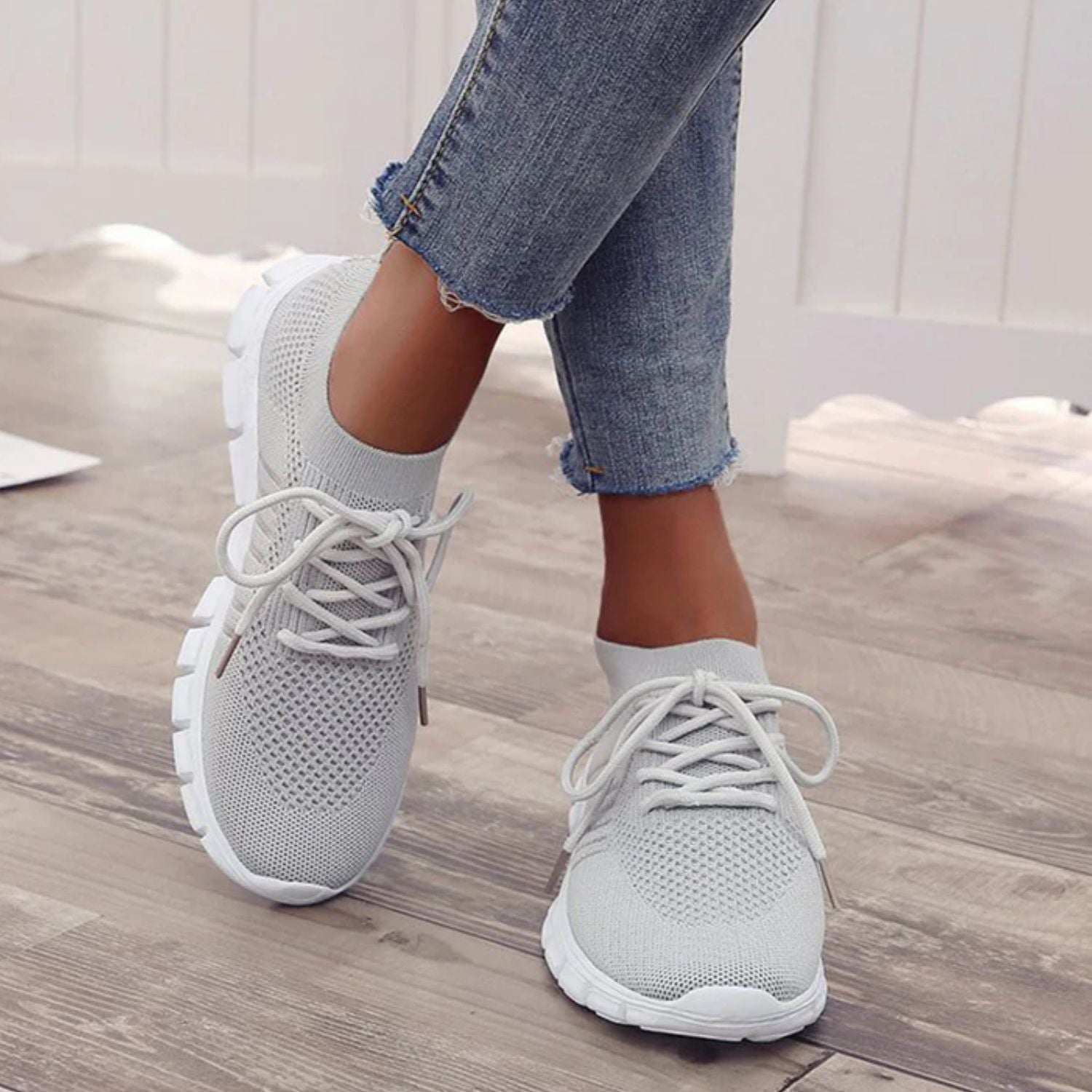 Damen Orthopädische Sneaker, grau, atmungsaktiv, bequem, für Alltag und Sport.