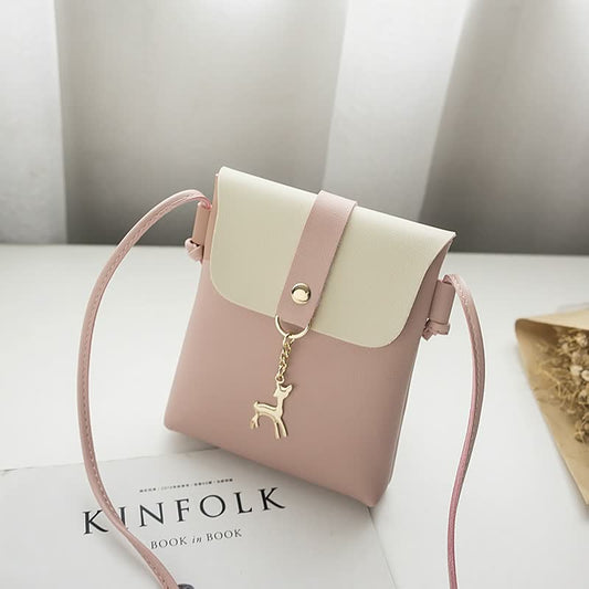 Damen Umhängetasche rosa und weiß, Kunstleder, mit Hirschanhänger, modisch und elegant.