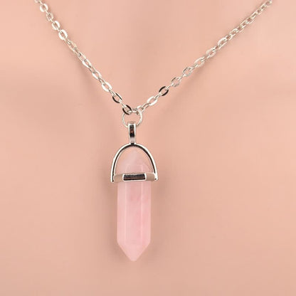 Silberkette mit rosa Quarzanhänger, Kristall, Schmuck, Damen, modisch, elegant.