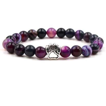 Armband aus lila Achatperlen mit silbernem Pfotenanhänger, Schmuck für Tierliebhaber.