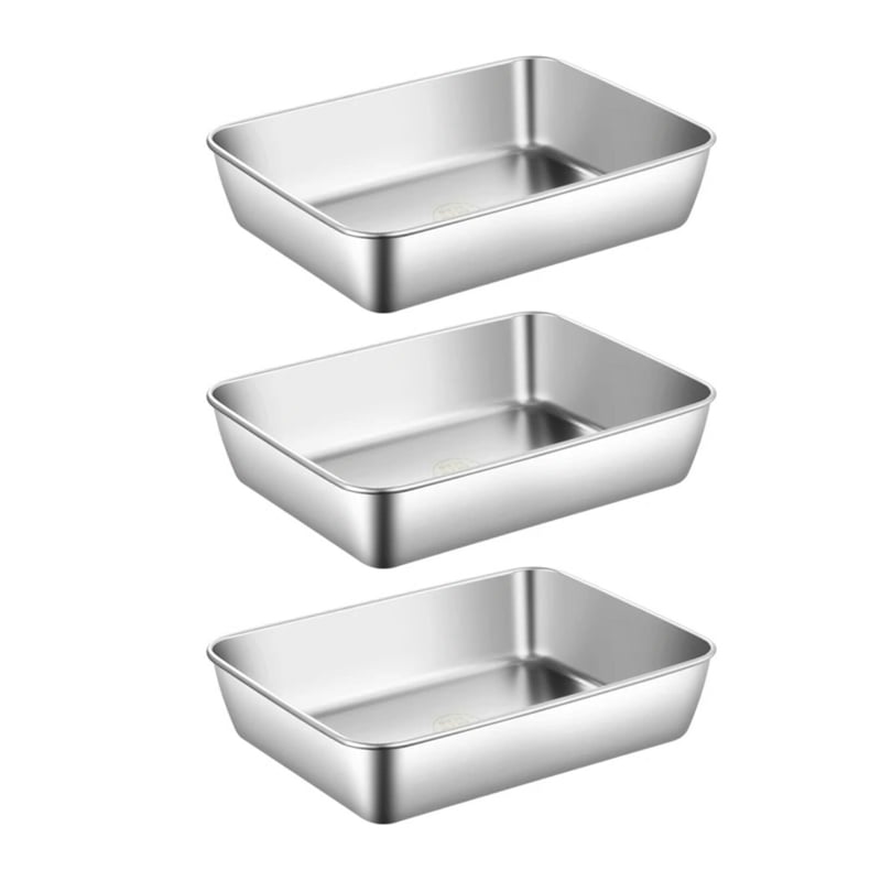 Drei flache, rechteckige Edelstahlschalen ohne Deckel, übereinander angeordnet, mit glänzender Oberfläche und hochgezogenem Rand. 24