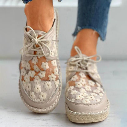 Bestickte Blumenschuhe mit stützender Einlegesohle – Lucine