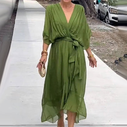 Losfallende Maxi-Kleid mit V-Ausschnitt – Elara