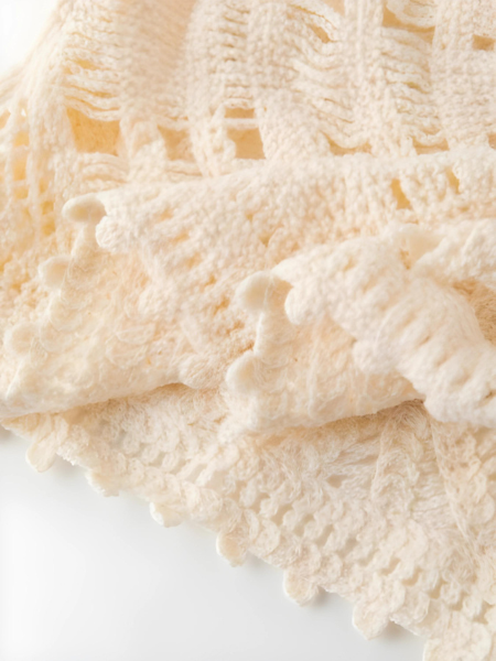 Strickkleid für den Sommer | weiches Material | luftige Passform | Spitze Details-Luzern Mode