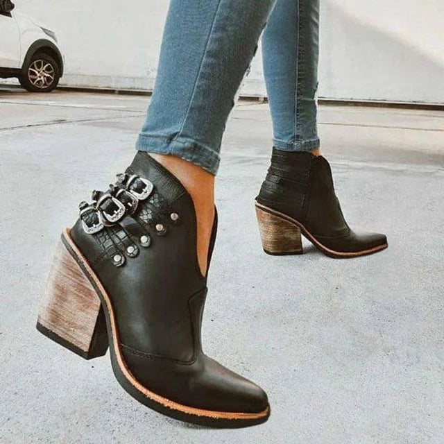 Damen Stiefeletten mit V-Ausschnitt und Schnalle – Léa