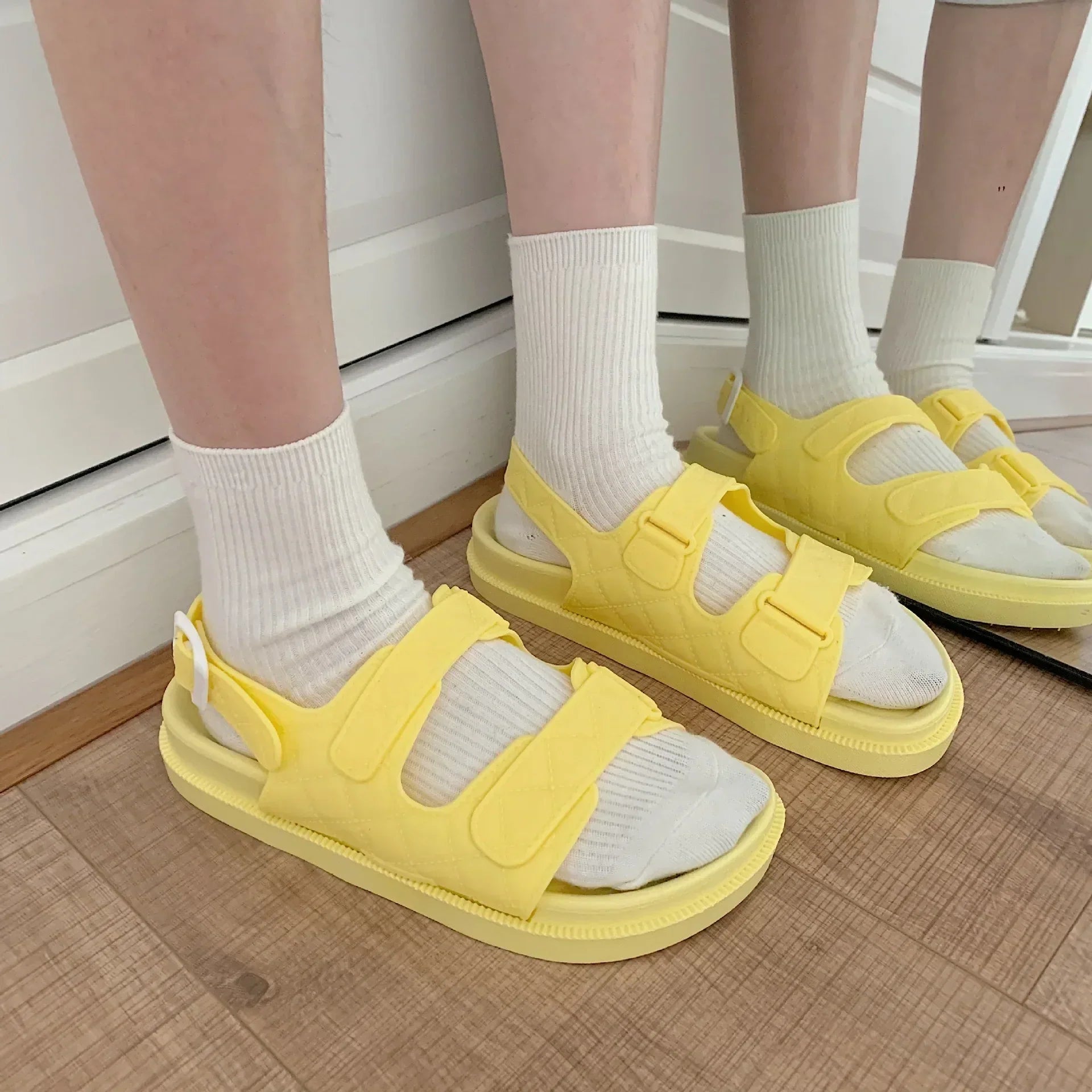 Plateau Sandalen Damen | verstellbare Riemen | luftiges Material | Sommerlook-Luzern Mode