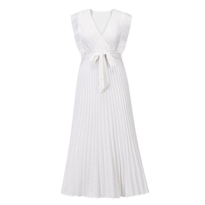 Weiße Boho-Brautkleid mit V-Ausschnitt, ärmellos, plissiert, Hochzeitsmode.