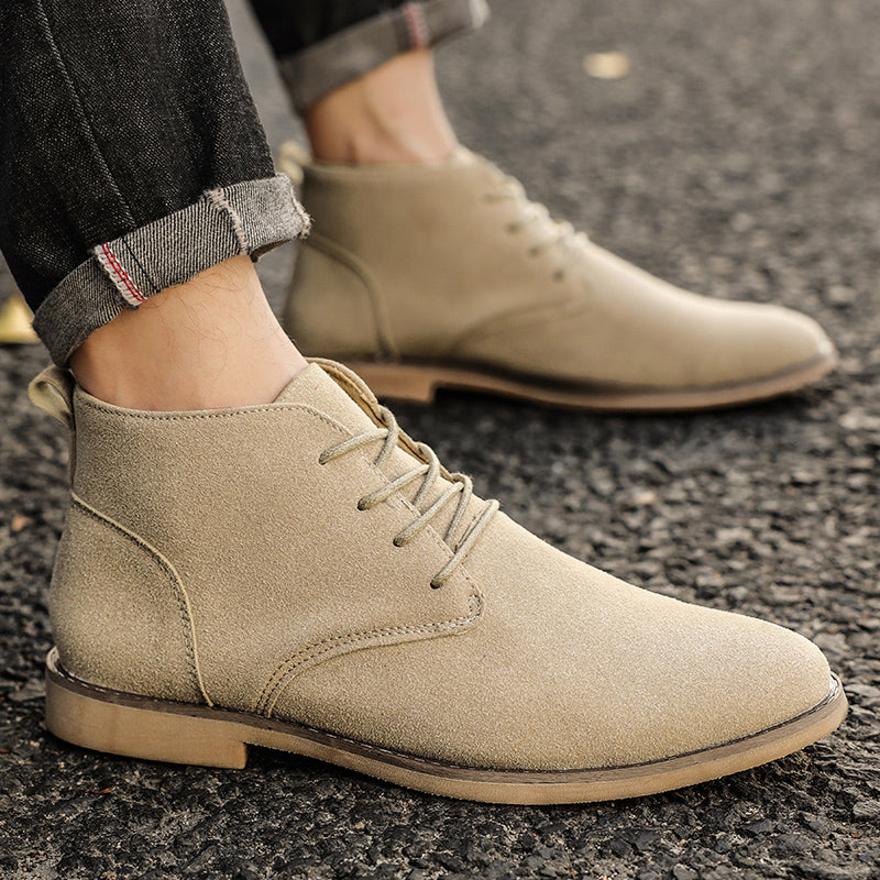 Herren-Winterstiefel, beige Wildleder, Schnürung, britischer Stil, lässig, rutschfeste Sohle.