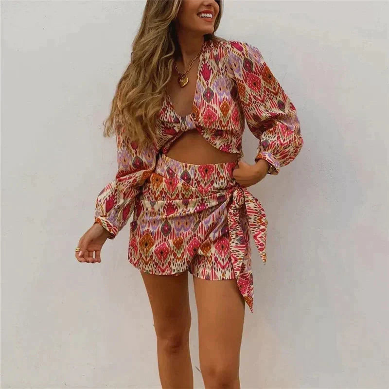 Wickelrock-Shorts | lockere Bluse | luftiges Material | figurfreundlich | bequem | rot-S-Luzern Mode